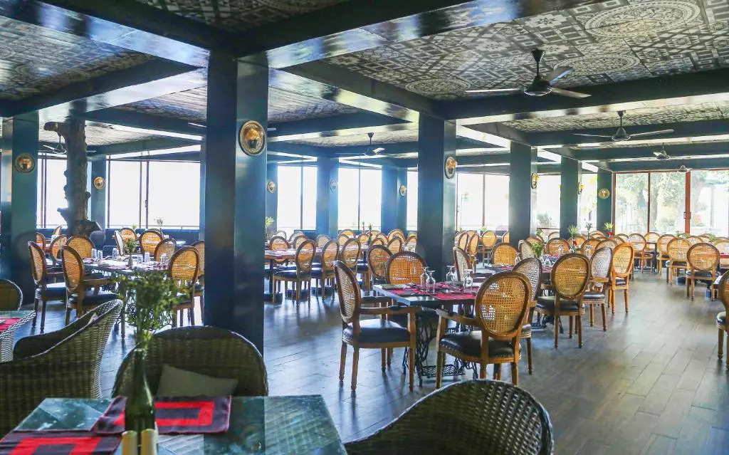 سالن غذایی خوری هتل